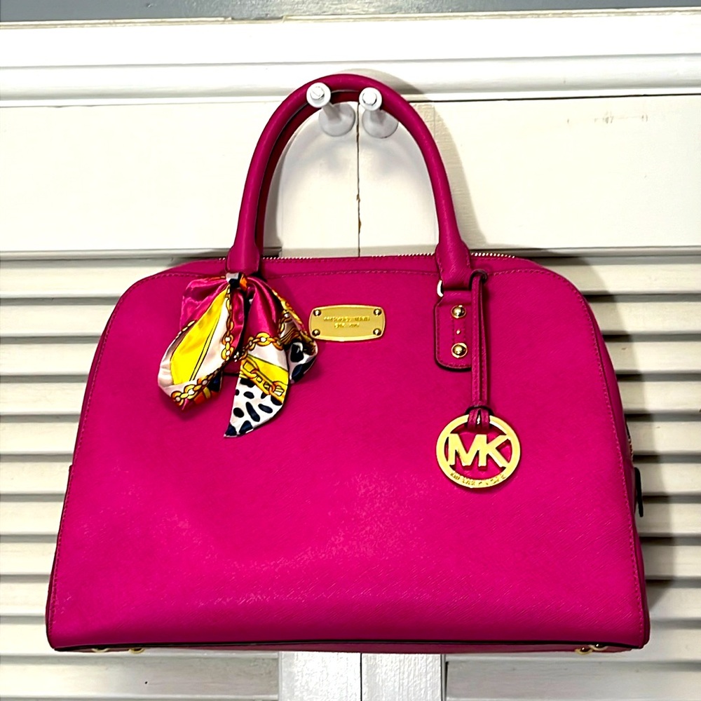 Michael Kors Fuscia / Satchel w/ Twillie, Crossbody Strap & Dustbag.